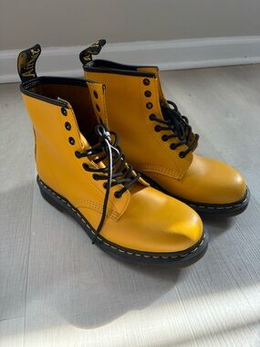 SOLD 💔Dr. Martens Yellow Leather 8-Eye Lace-Up Boots with Black